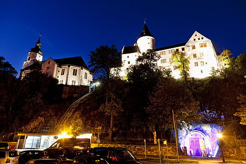 Schloss und Kirche St. Georgen bei Nacht (Foto: BUR Werbeagentur GmbH)